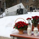 В Самаре почтили память Героя Советского Союза Владимира Чудайкина