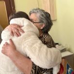 В Северобайкальске партийцы поздравили родителей участников СВО с Сагаалганом в рамках «Недели добра»