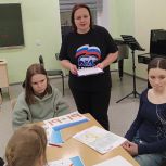 «Единая Россия» поддержала акцию ко Дню молодого избирателя в Оленегорске Мурманской области