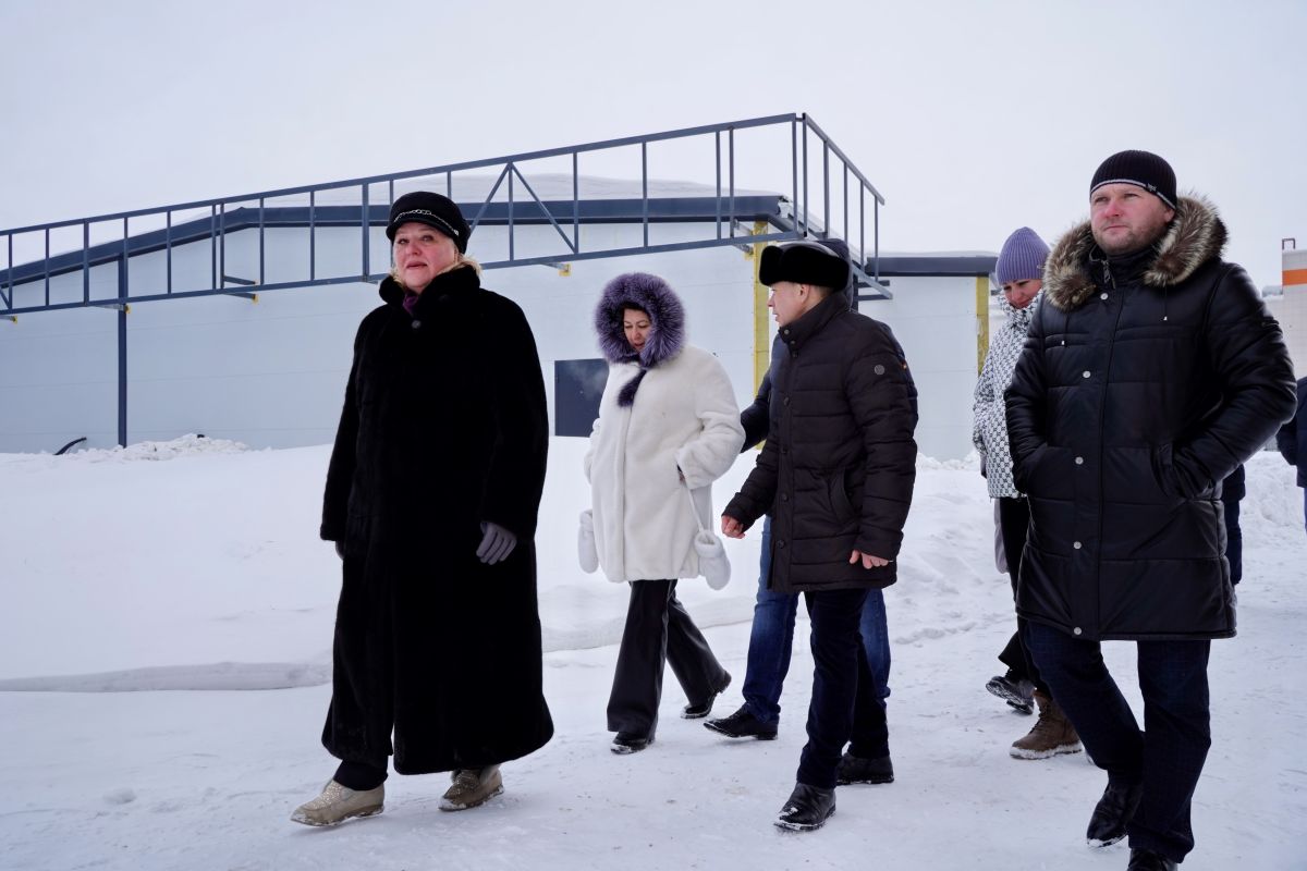 «Партийный десант» «Единой России» оценил ход строительства фиджитал-центра в Новосибирске
