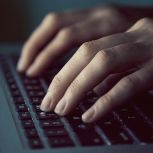 Эксперты проекта «Перезвони сам» рассказали, как определить мошеннические рассылки от имени портала mos.ru