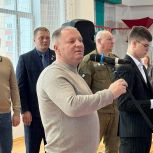 В рамках партийного проекта «Выбор сильных» состоялись соревнования по самбо среди школьных команд «Школьная лига самбо — путь к успеху»