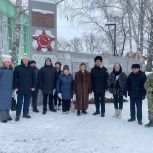 Михаил Клименко и Артур Зиганшин приняли участие в церемонии открытия памятной доски бойцу СВО