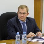 В «Единой России» школе помогли приобрести форму для юнармейцев