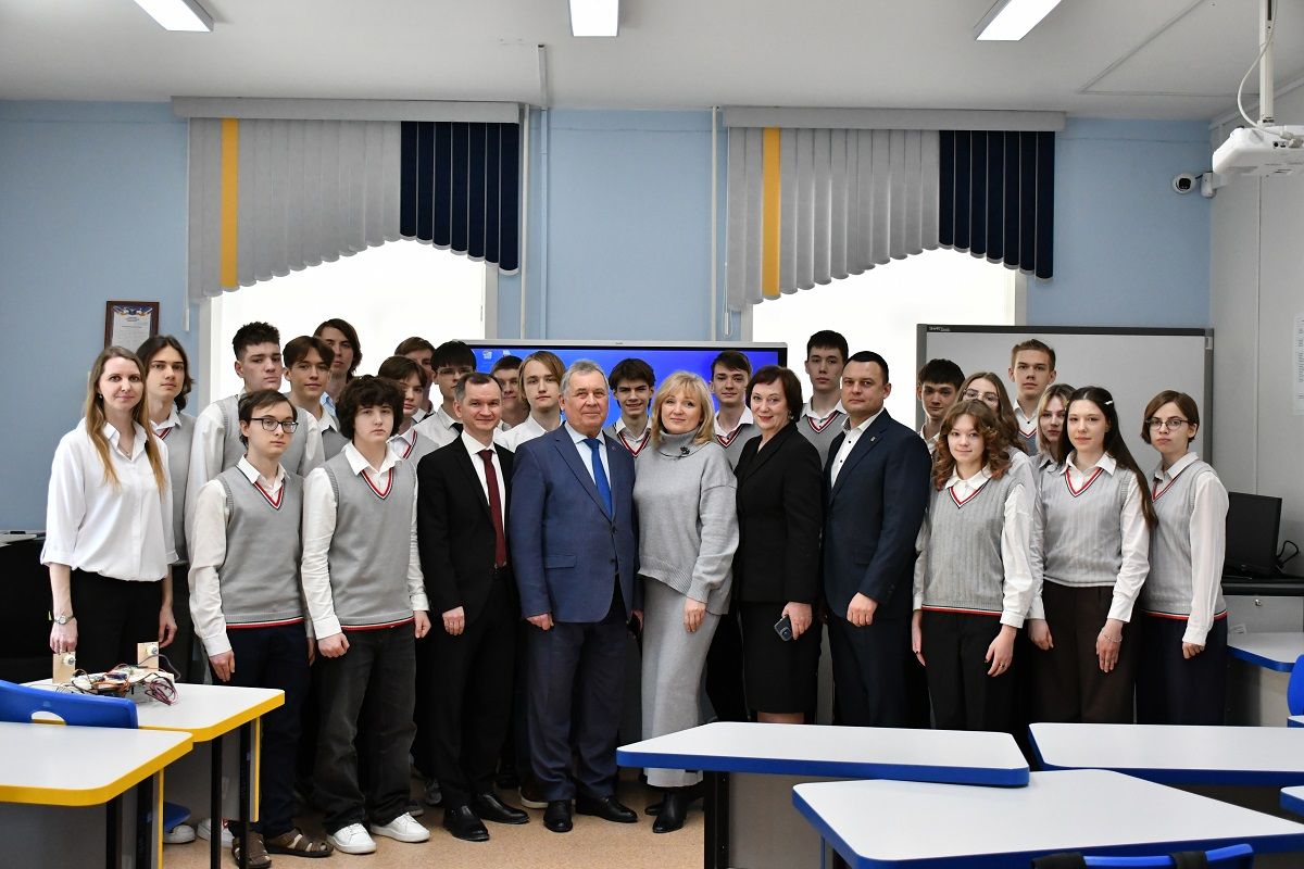 Алтайские школьники осваивают цифровые технологии при поддержке «Единой России»