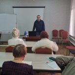 В рамках партпроекта «Старшее поколение» в Иркутске проходят занятия по безопасному использованию смартфонов