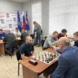 Шахматы объединили защитников Отечества в Великих Луках