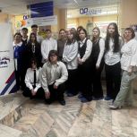 Единороссы ХМАО познакомили школьников с работой районной больницы