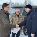 Сотрудники Холмогорского лесничества передали Губернаторскому центру «Вместе мы сильнее» два автомобиля УАЗ