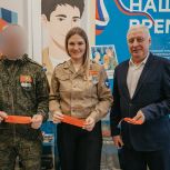 В столичной школе при поддержке Российских студенческих отрядов и «Единой России» открыт мурал «Герои нашего времени»
