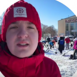 Снег сам себя не почистит, партийная молодежь тоже убирает город