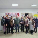 Максим Иванов встретился с волонтерами, изготовляющими масксети для фронта