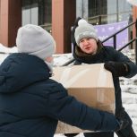 Молодогвардейцы и активисты «Единой России» приняли участие в отправке гуманитарных грузов в зону СВО