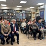 Сторонники «Единой России» организовали информационно-профилактическую встречу с работодателями и трудовыми мигрантами, работающими на территории Курортного района