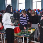 Двадцать шесть имён – двадцать шесть судеб: в донецкой школе № 80 открыли Парты Героя в память о выпускниках, погибших за Родину