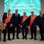 Денис Паслер и Людмила Бабушкина вручили Демидовские премии выдающимся учёным страны