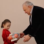 Подарки для творчества и активного отдыха передал детям депутат «Единой России» в Россоши