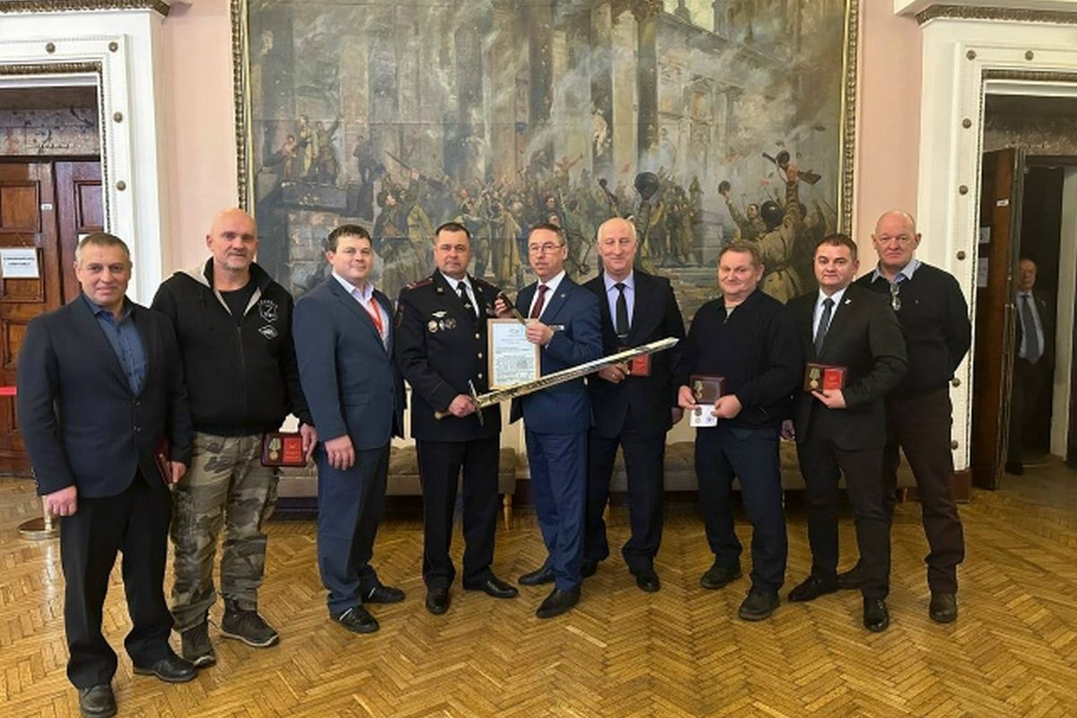 На форуме волонтёров специальной военной операции в Екатеринбурге отметили работу партийцев из Южноуральска