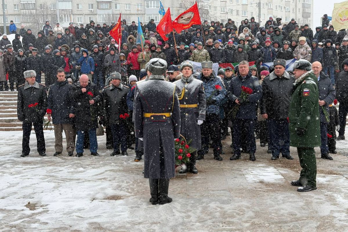 В Ульяновске единороссы почтили память воинов-интернационалистов