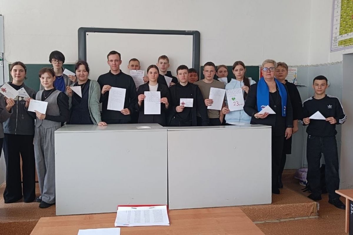 Школьники Бичурского района присоединились к акции «Тепло для Героя»