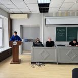 Молодогвардейцы рассказали о волонтерстве студентам Грозного
