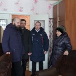 Партийцы пообщались с пострадавшими в результате коммунальной аварии карабашцами