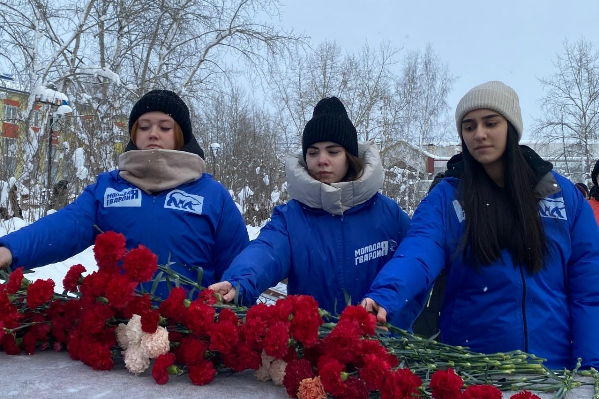 Возложение цветов к мемориалам, митинги: «Единая Россия» почтила память воинов-интернационалистов