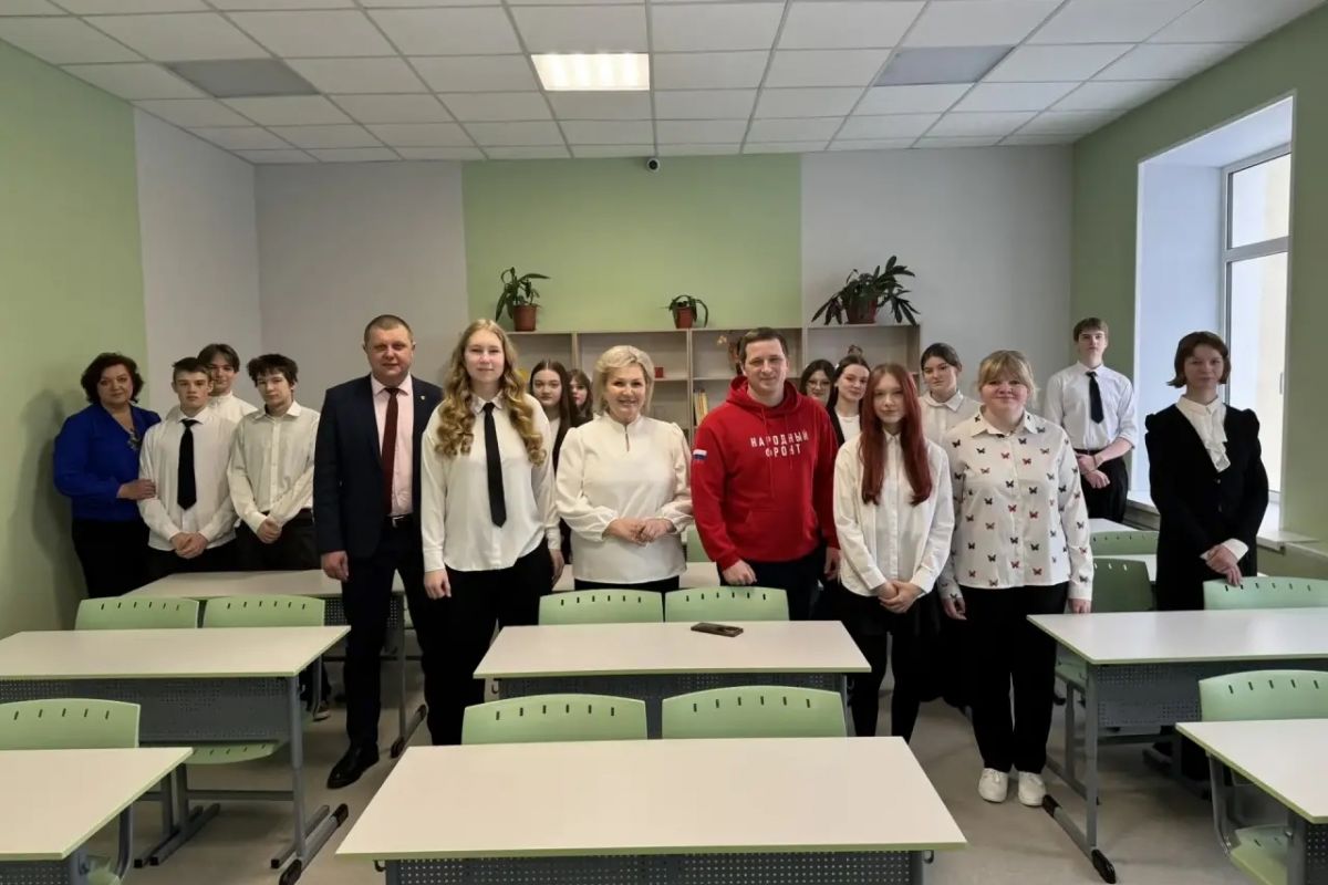 В Сольцах после капитального ремонта открылась школа №2