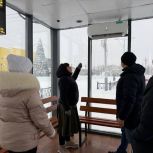 Активисты партпроекта «Городская среда» в Пуровском районе проверили тёплые остановки