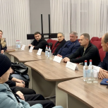 Проект «Мост в будущее» при поддержке депутата Госдумы Виктора Водолацкого и партпроекта «Детский спорт» провел встречу с молодежью