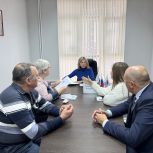 «Единая Россия» продолжает оказывает помощь семьям участников СВО в Ростовской области