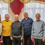 Анна Соломеина поздравила с 90-летием ветерана Уральского алюминиевого завода