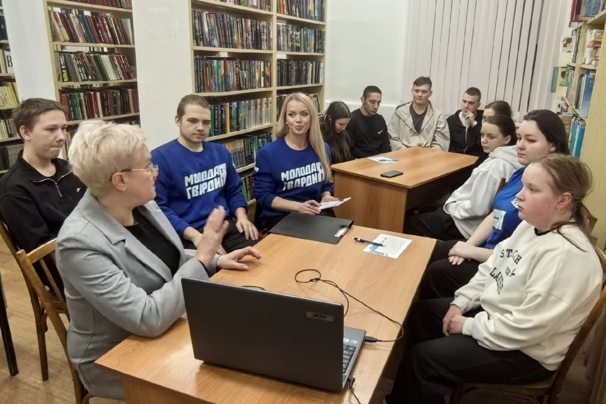 Молодежь Котласа изучает историю России