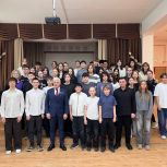 Герой России Аркадий Корольков и ветеран «Вымпела» Владимир Силантьев провели «Уроки мужества» для школьников