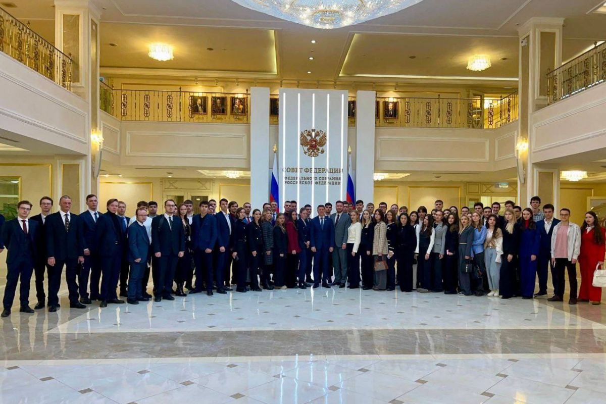 Александр Козлов организовал встречу студентов в рамках проекта «Школа ЖКХ»