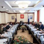 Наталья Западнова: Депутаты поддержали ряд законопроектов о внесении изменений в окружные законы социального характера