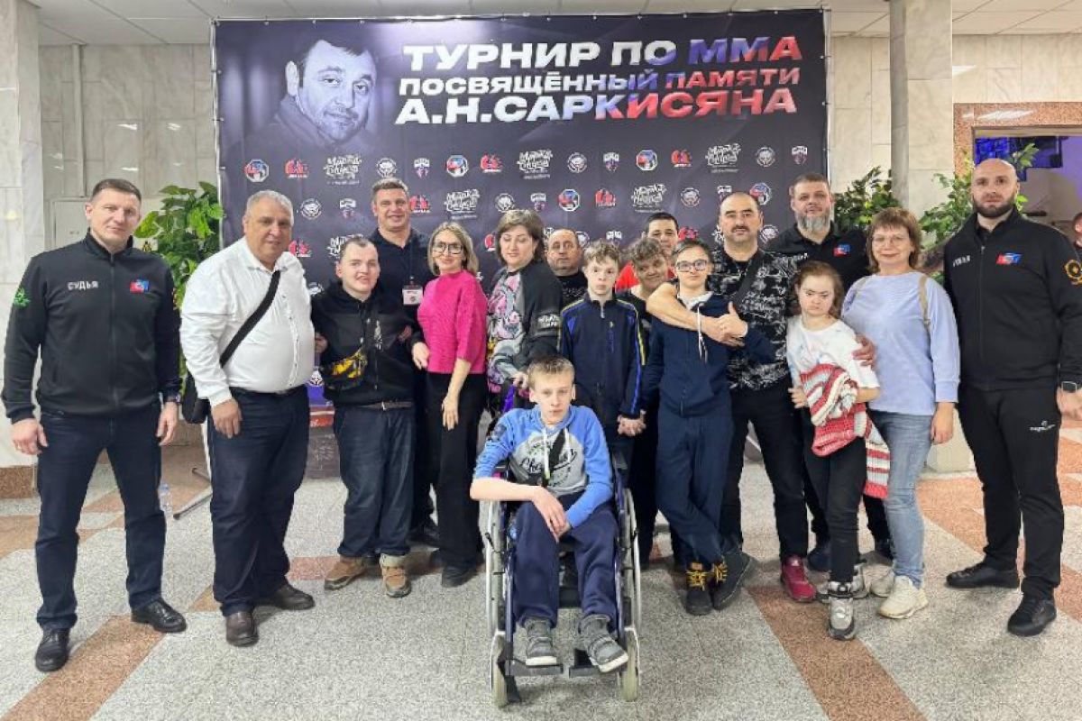 Донской депутат «Единой России» Александр Шаблий организовал поездку для детей с ОВЗ на турнир по единоборствам