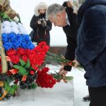 Дань памяти героям современности: Николай Воробьев посетил мемориал, посвященный участникам СВО в Плавске