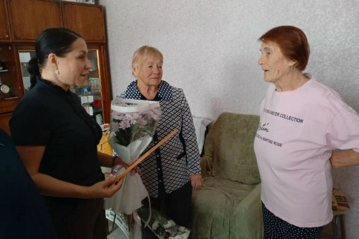 В Еврейской автономной области в рамках партийного проекта «Старшее поколение» прошли поздравления ветеранов с юбилейными датами