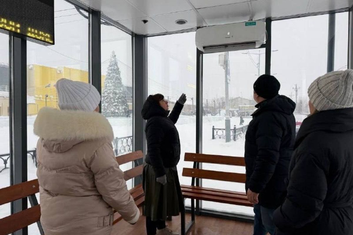 Активисты партпроекта «Городская среда» в Пуровском районе проверили тёплые остановки