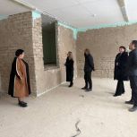 «Единая Россия» провела мониторинг капремонта школы в Старомайнском районе