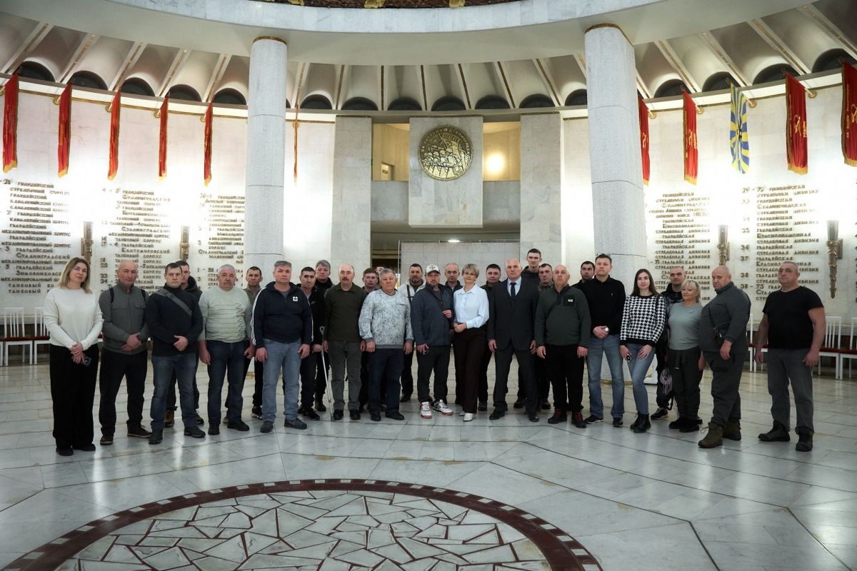 По инициативе партийцев в Волгограде организовали экскурсию в музей - панораму «Сталинградская битва» для участников СВО