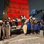«Цветы как живая благодарность»: нижегородские молодогвардейцы почтили подвиг героев Сталинграда