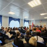 «Единая Россия» провела профориентационную экскурсию для школьников Усть-Катава Челябинской области