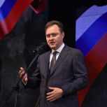 Партийцы поздравили жителей Свердловской области с Днем защитника Отечества