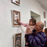 В Саратове открылась выставка портретов участников СВО «Герои нашего времени»