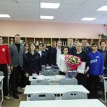 В Туле «Единая Россия» поздравила педагога с профессиональным праздником