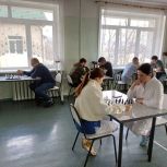 «Шахматы для СВОих»: активисты «Единой России» провели турнир для участников СВО в протезно-ортопедическом центре