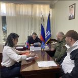 Артём Бичаев провёл личный приём граждан в Региональной приёмной «Единой России»