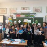 В Баунтовском районе стартовала акция «Тепло для Героя»: школьники и волонтеры передали подарки бойцам СВО
